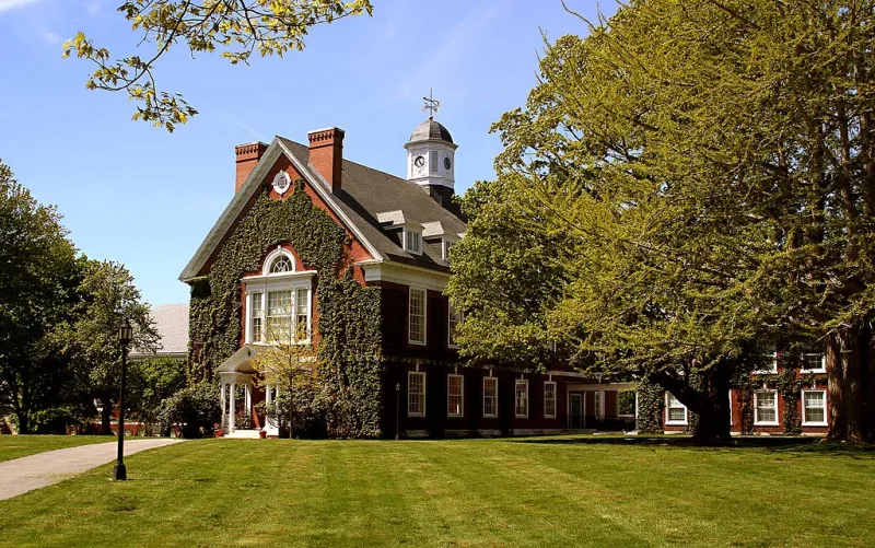 Pomfret_School_School_Building